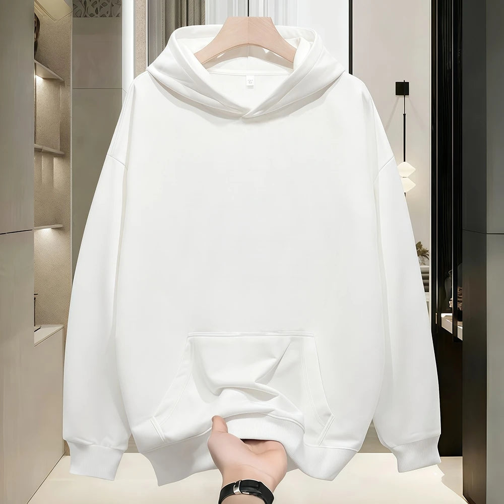 It is suitable for wearing inside and outside. T-shirts with hot and basic colors can be worn all year round.